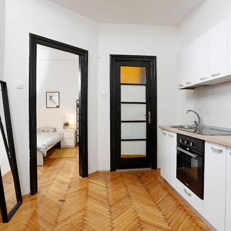 Lovely Apartment With 2 Bedrooms Bucarest Exterior foto