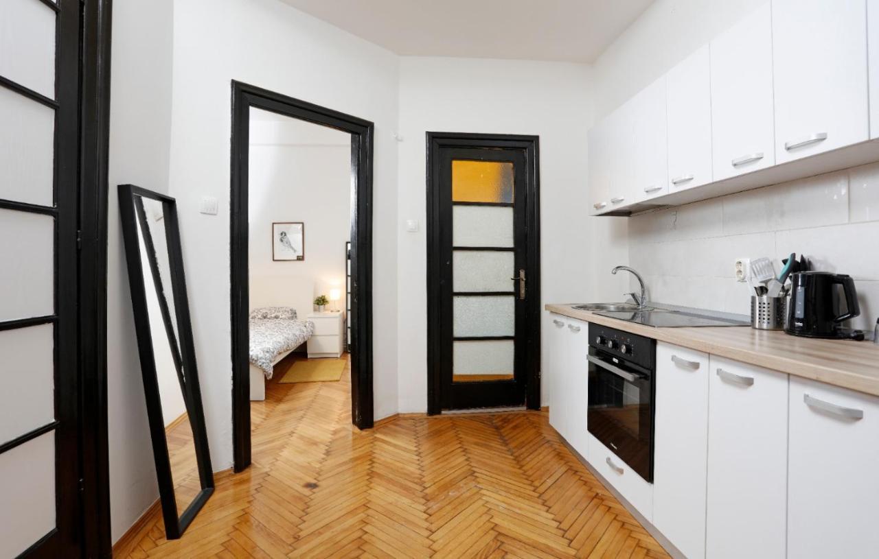 Lovely Apartment With 2 Bedrooms Bucarest Exterior foto