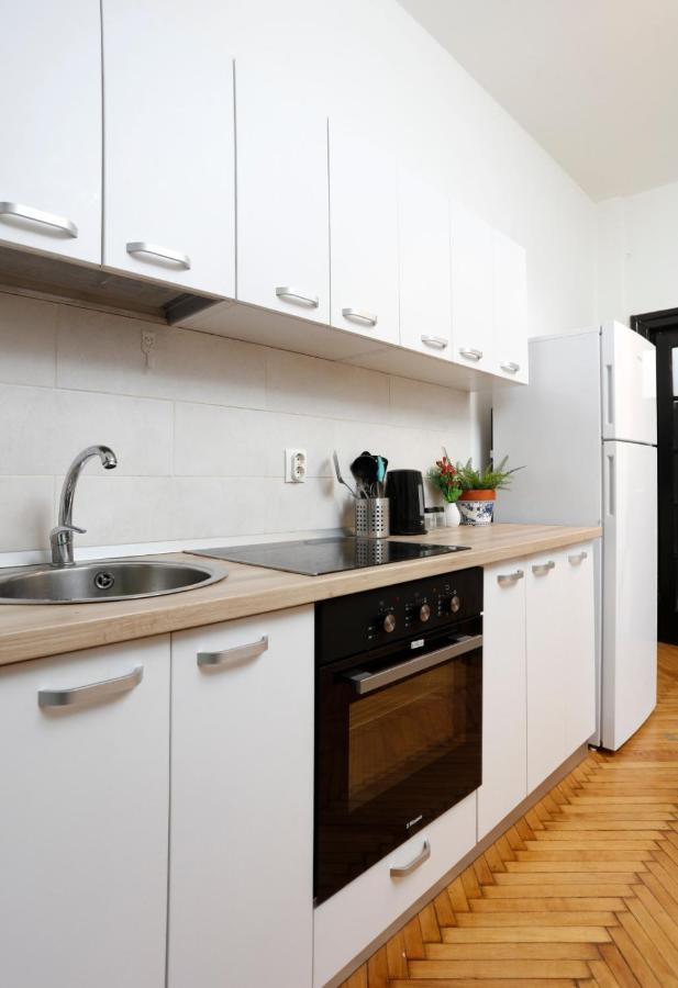Lovely Apartment With 2 Bedrooms Bucarest Exterior foto